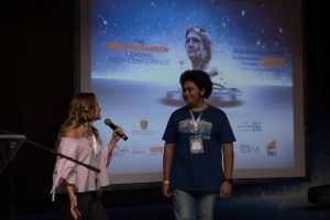 Valentina Primo, StartupScene's Editor-in-Chief, announces Imaginators as the winners